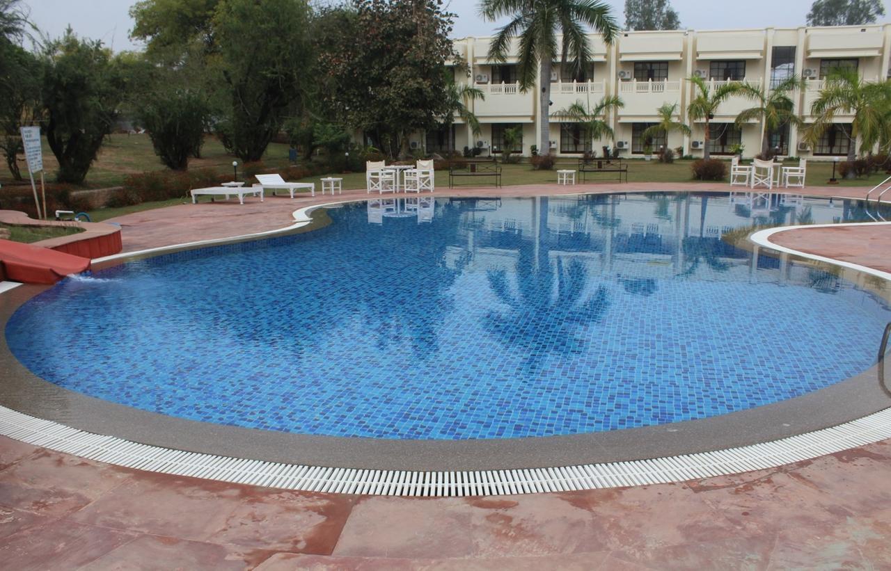 Mint Bundela Resort Khajuraho Exterior photo